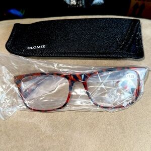 OLOMEE Cat Eye design animal print reading glasses with case